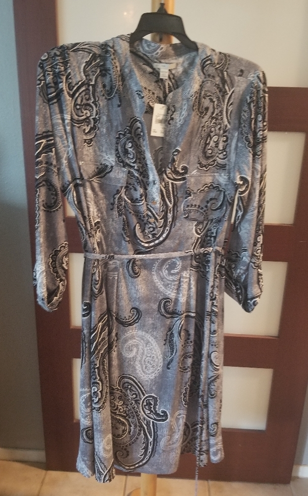 NWT. Grey Paisley Shirtdress